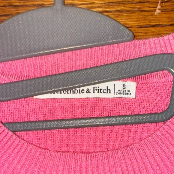 Abercrombie & Fitch LuxeLoft Crew Sweater in Striped Pink Size S - Picture 2 of 2